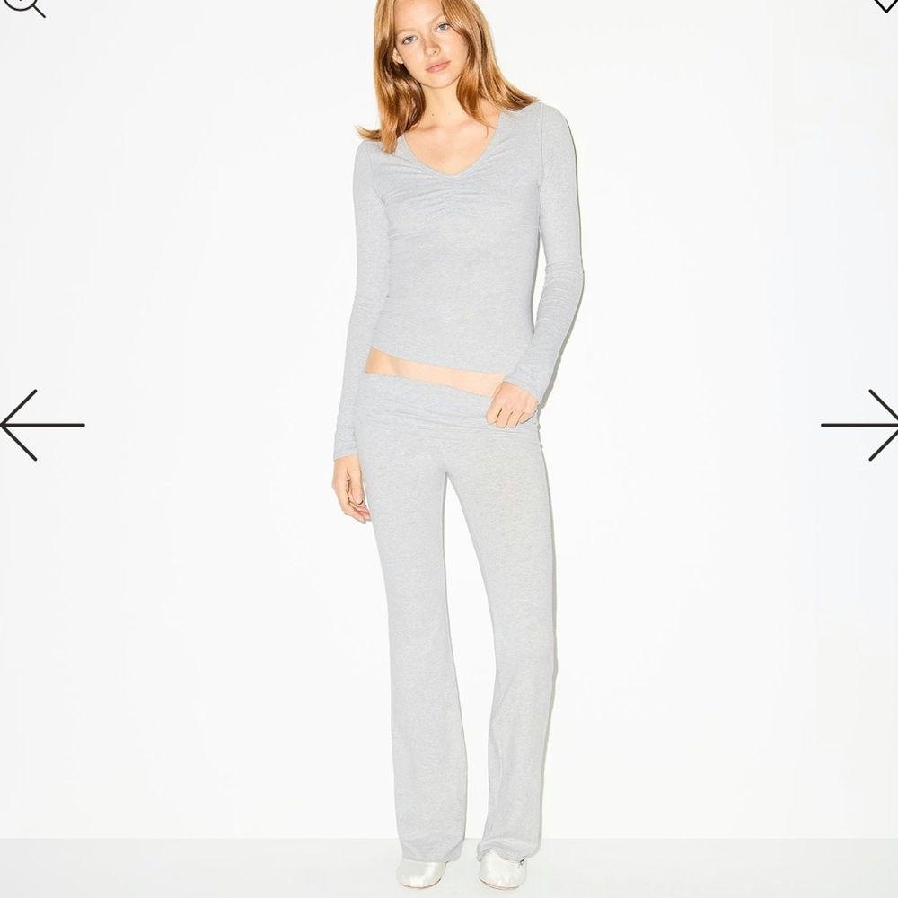 Skims light heather grey fold over pants